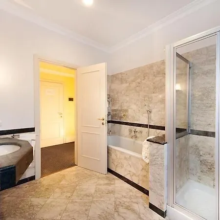 Residenza Parco Fellini فندق 4*