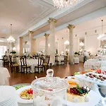 Hotel Residenza Parco Fellini 4*