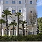 Hotel Residenza Parco Fellini 4*