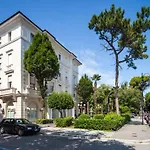Hotel Residenza Parco Fellini 4*