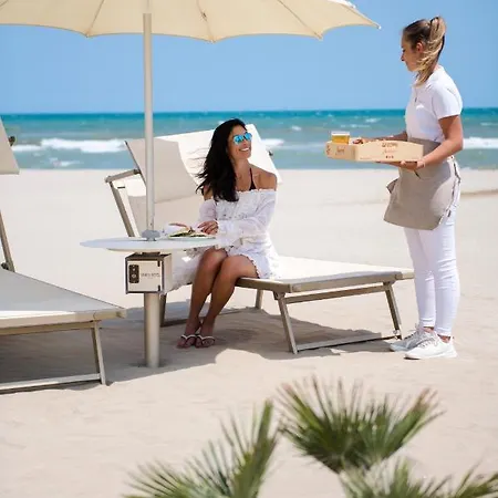 Hotel Residenza Parco Fellini 4*