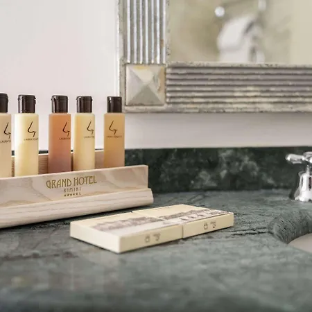 מלון Residenza Parco Fellini 4*