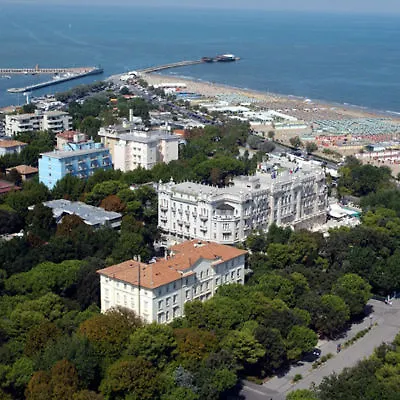Hotel Residenza Parco Fellini 4*