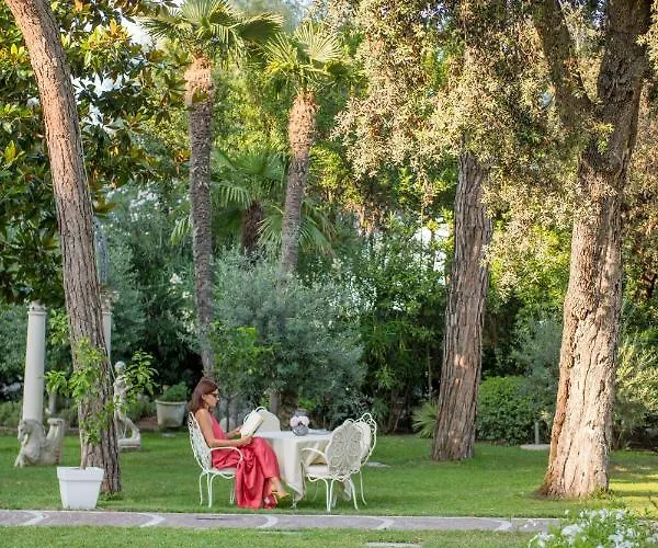 Hotel Residenza Parco Fellini 4*