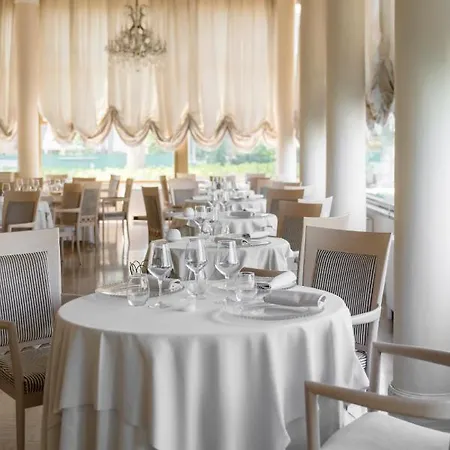 Residenza Parco Fellini 4* Римини