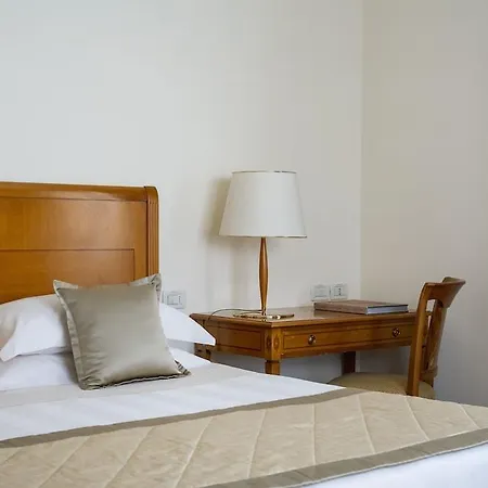 Residenza Parco Fellini Отель 4*