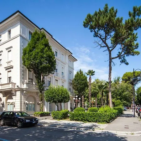 Отель Residenza Parco Fellini 4*